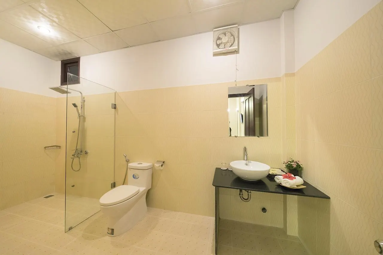 Hoi An Luna Villa  הוי אן